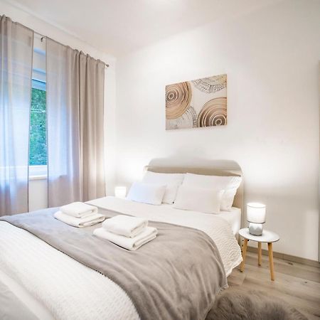 Studio Apartman Lena 里耶卡 外观 照片