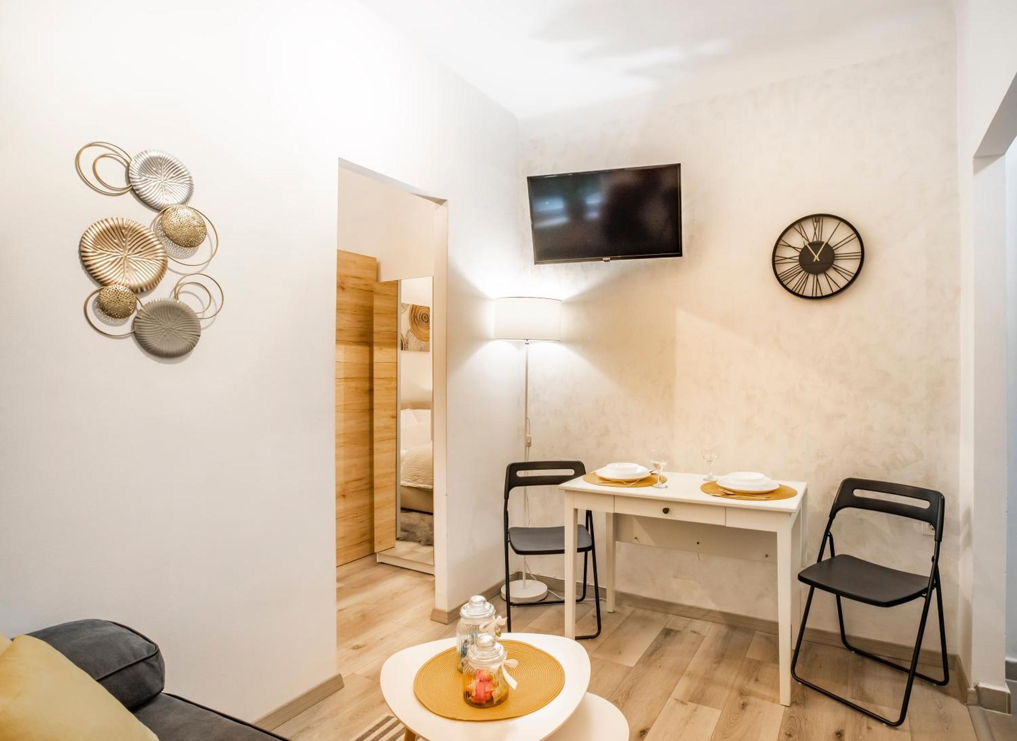 Studio Apartman Lena 里耶卡 外观 照片